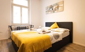 Epicenter - Rooms & Terrace